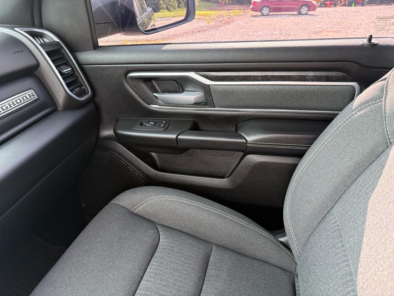 RAM 1500 Big Horn 4x4 Quad Cab 6'4" Box 2022