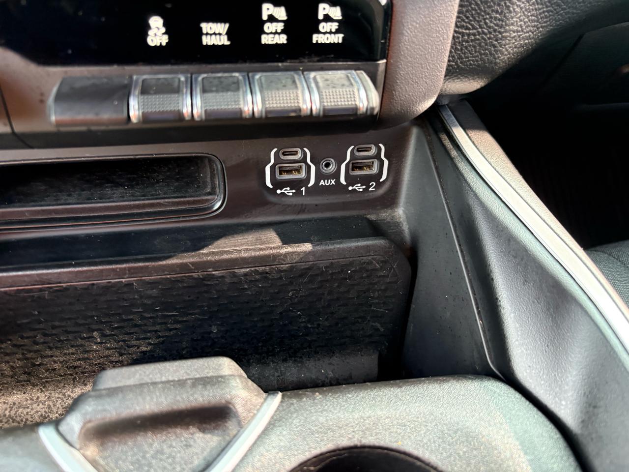 RAM 1500 Big Horn 4x4 Quad Cab 6'4" Box 2022