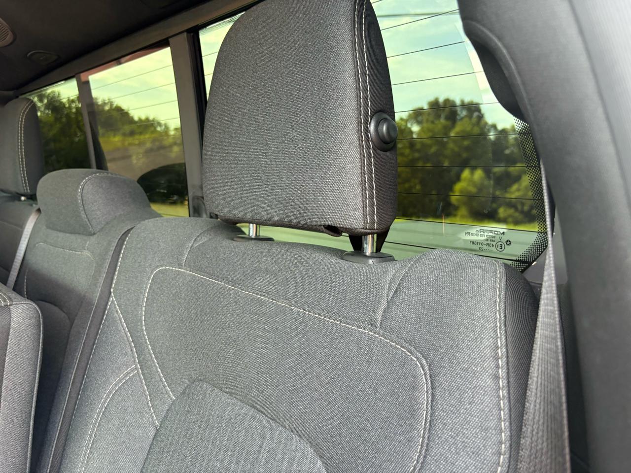 RAM 1500 Big Horn 4x4 Quad Cab 6'4" Box 2022