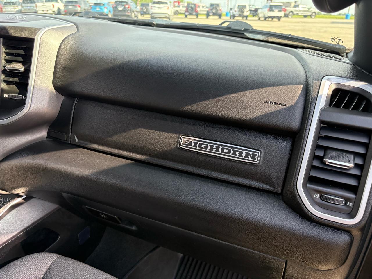 RAM 1500 Big Horn 4x4 Quad Cab 6'4" Box 2022