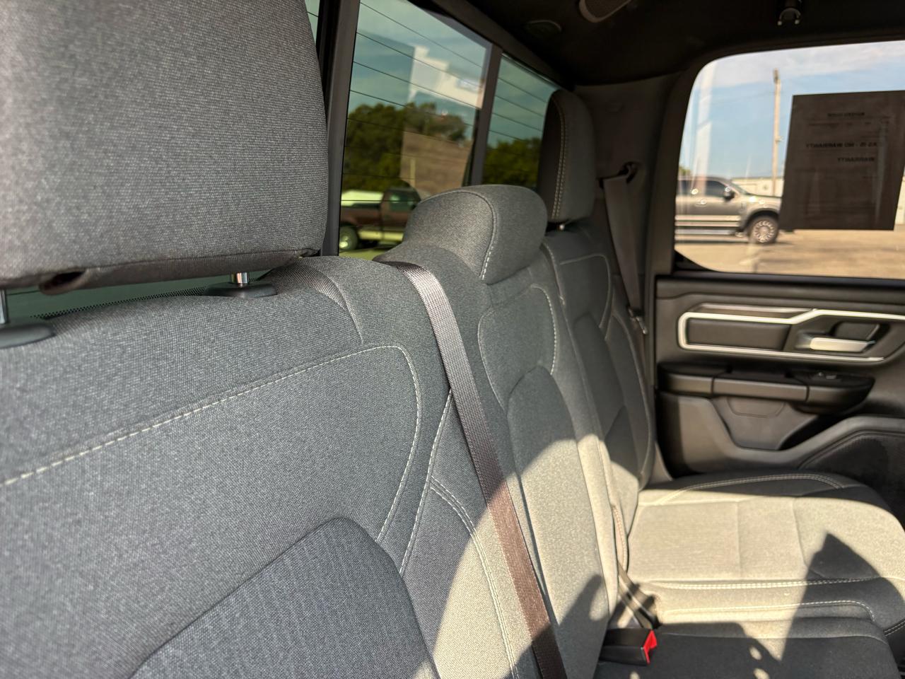 RAM 1500 Big Horn 4x4 Quad Cab 6'4" Box 2022