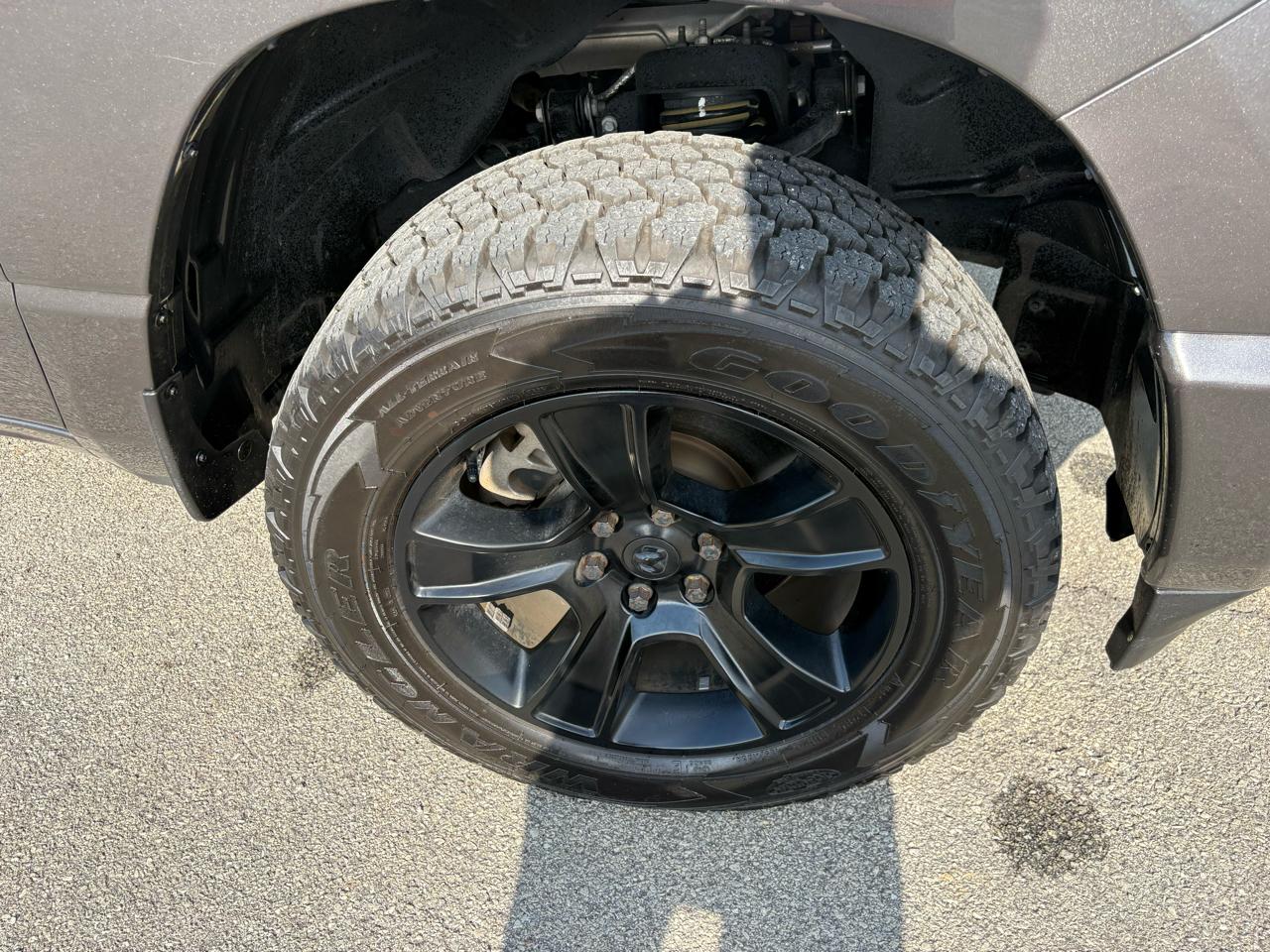 RAM 1500 Big Horn 4x4 Quad Cab 6'4" Box 2022
