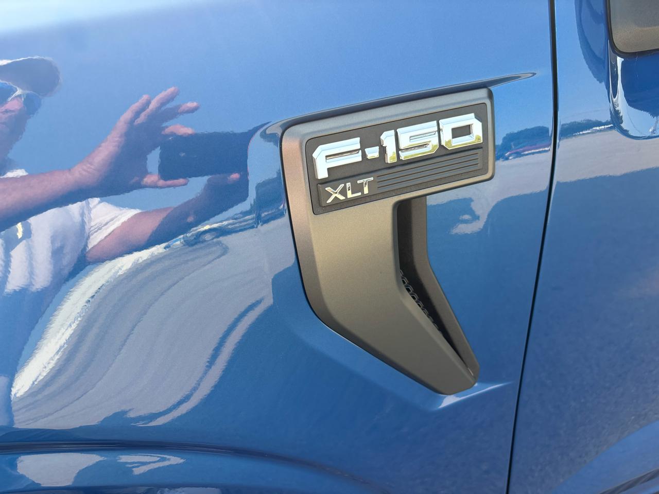 Ford F-150 4WD SuperCrew 145" XLT 2023