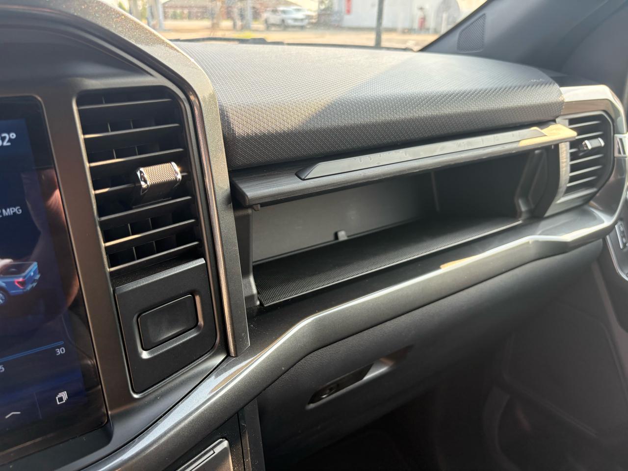 Ford F-150 4WD SuperCrew 145" XLT 2023