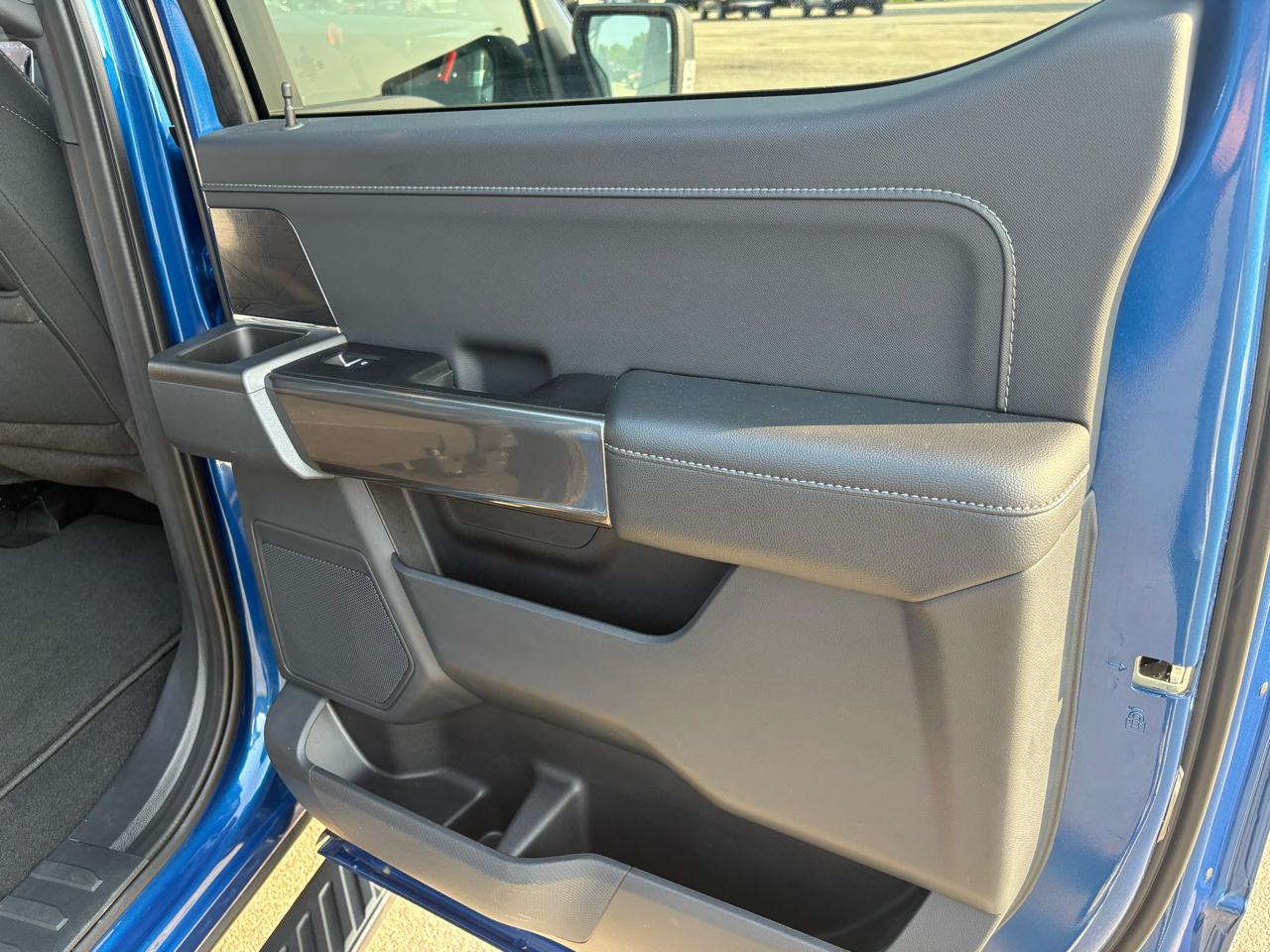 Ford F-150 4WD SuperCrew 145" XLT 2023