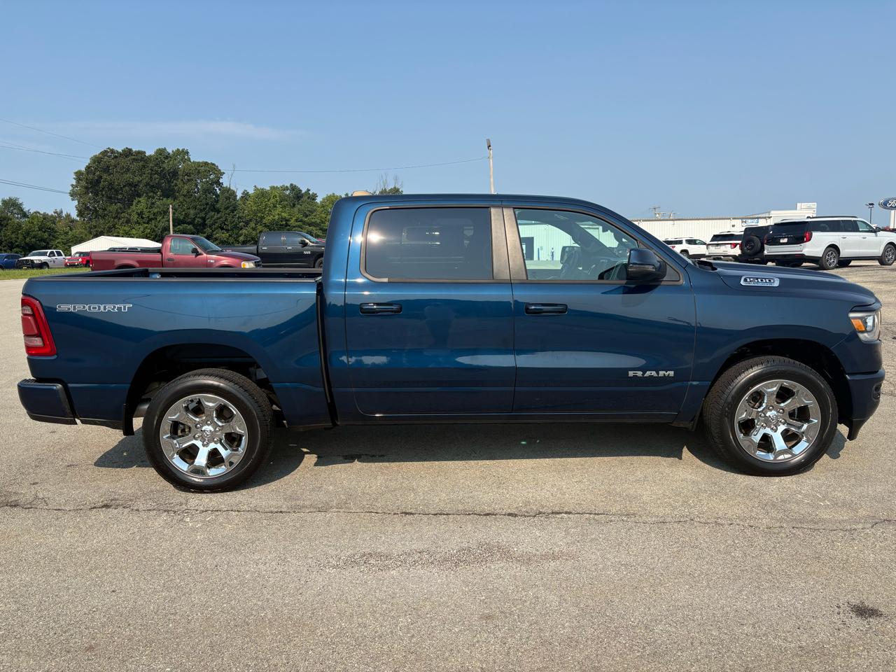 RAM 1500 Big Horn 4x4 Crew Cab 5'7" Box 2023