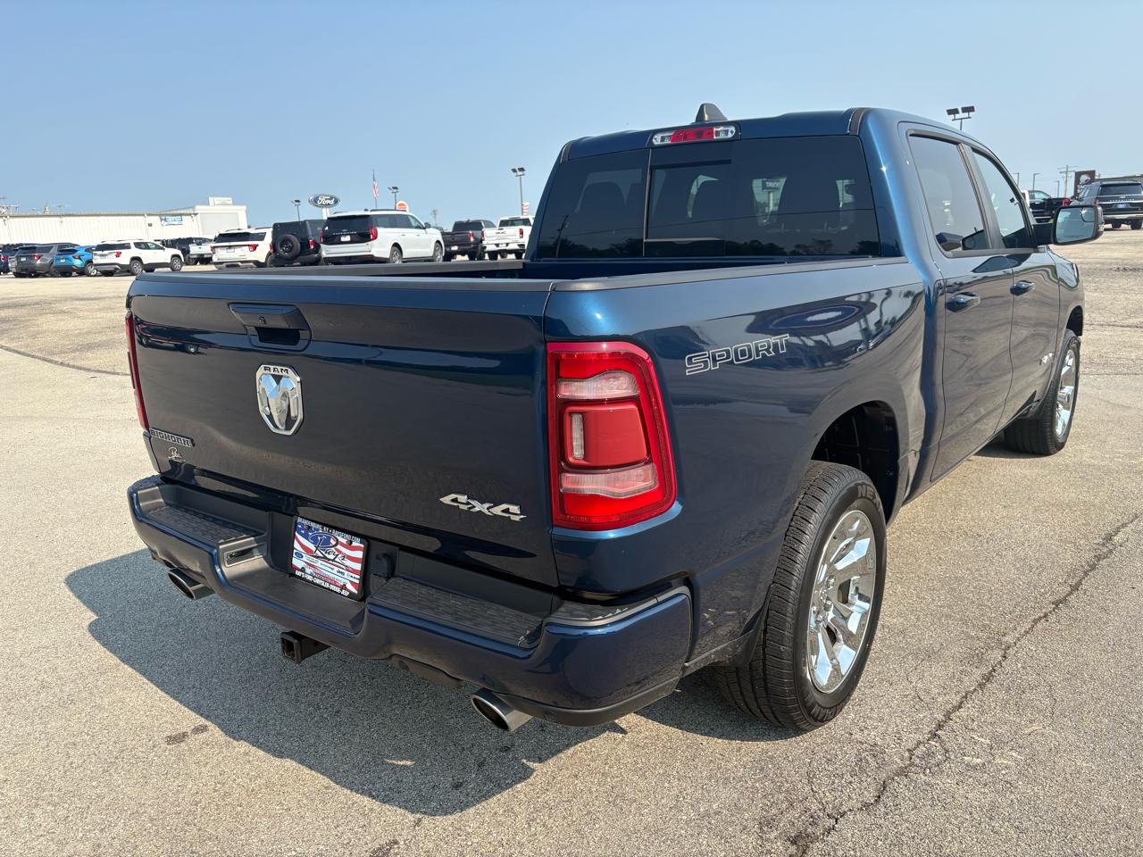 RAM 1500 Big Horn 4x4 Crew Cab 5'7" Box 2023