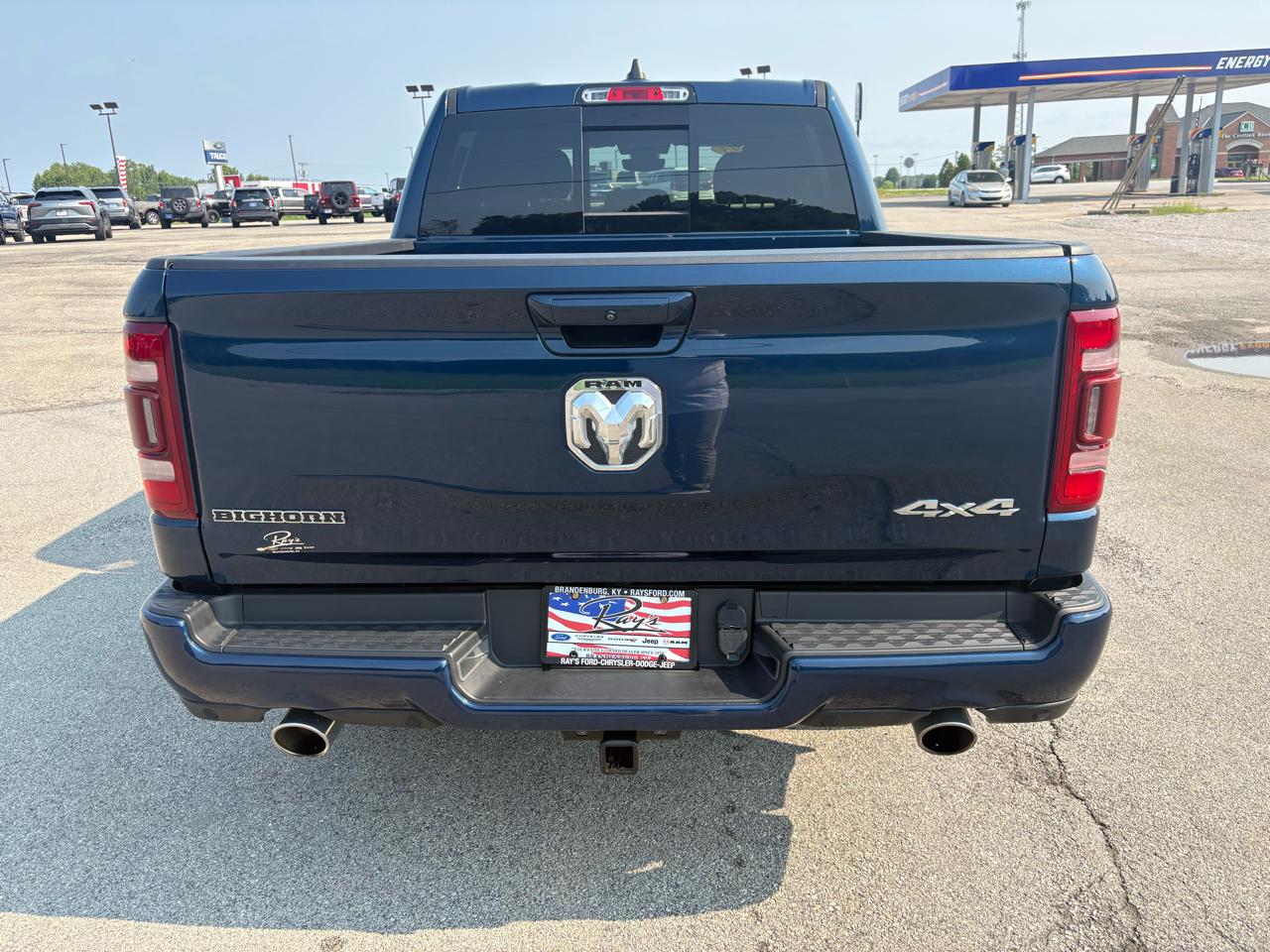 RAM 1500 Big Horn 4x4 Crew Cab 5'7" Box 2023