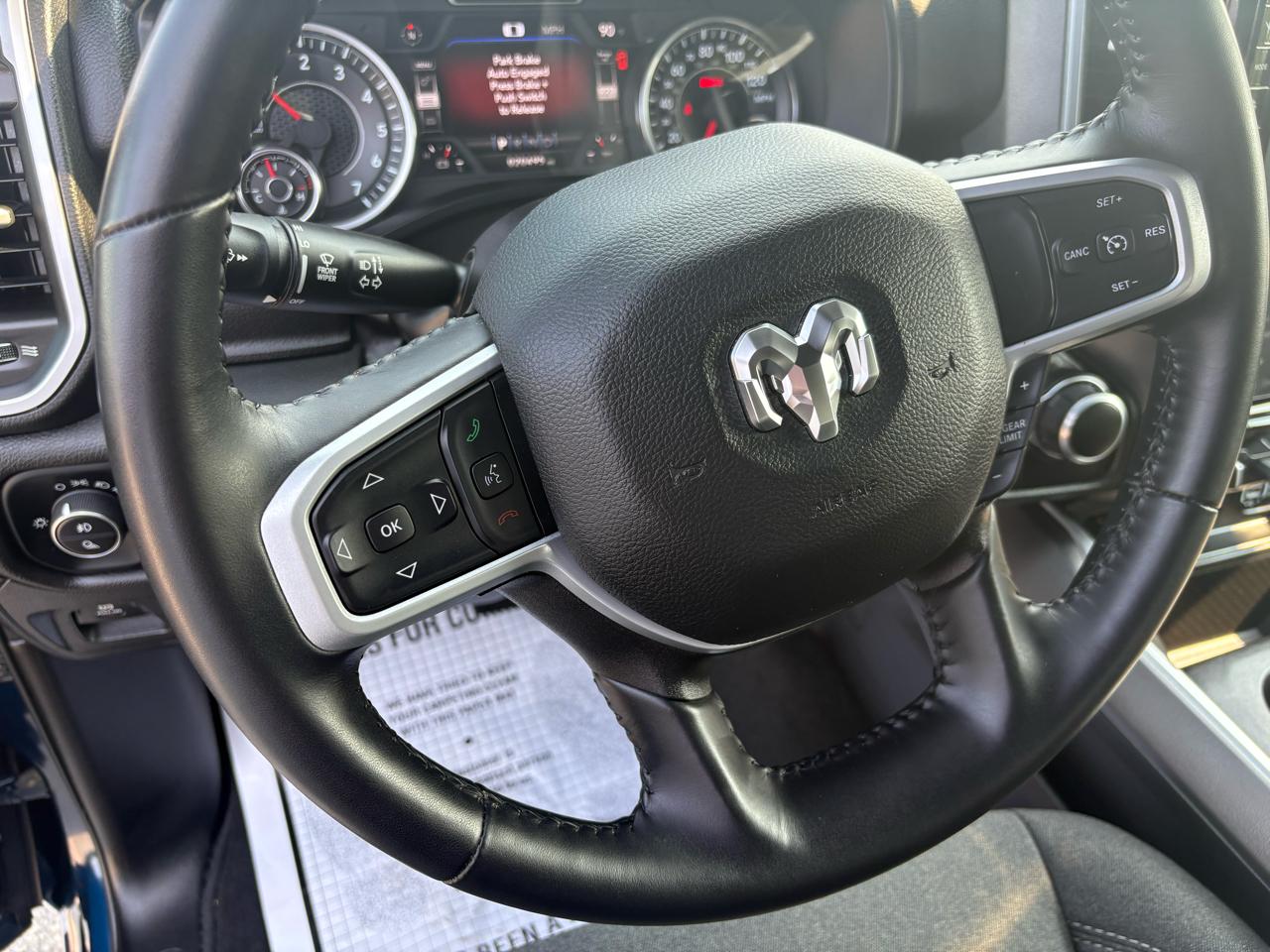 RAM 1500 Big Horn 4x4 Crew Cab 5'7" Box 2023
