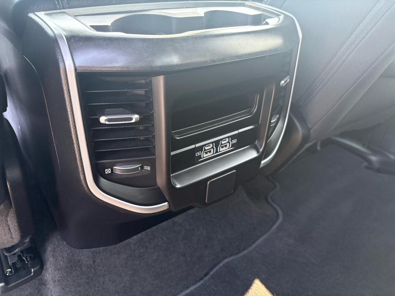 RAM 1500 Big Horn 4x4 Crew Cab 5'7" Box 2023