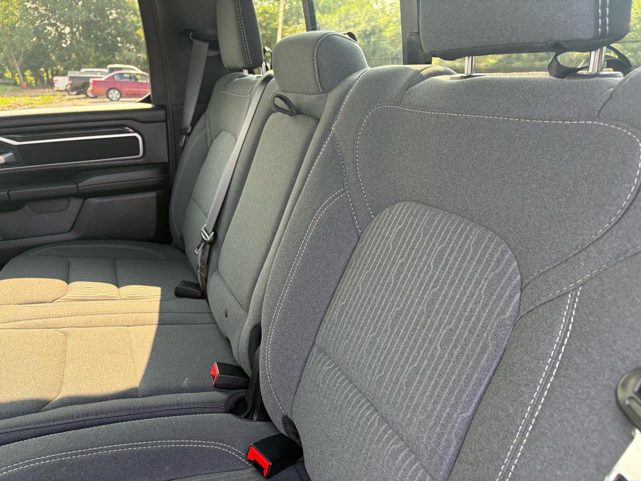 RAM 1500 Big Horn 4x4 Crew Cab 5'7" Box 2023