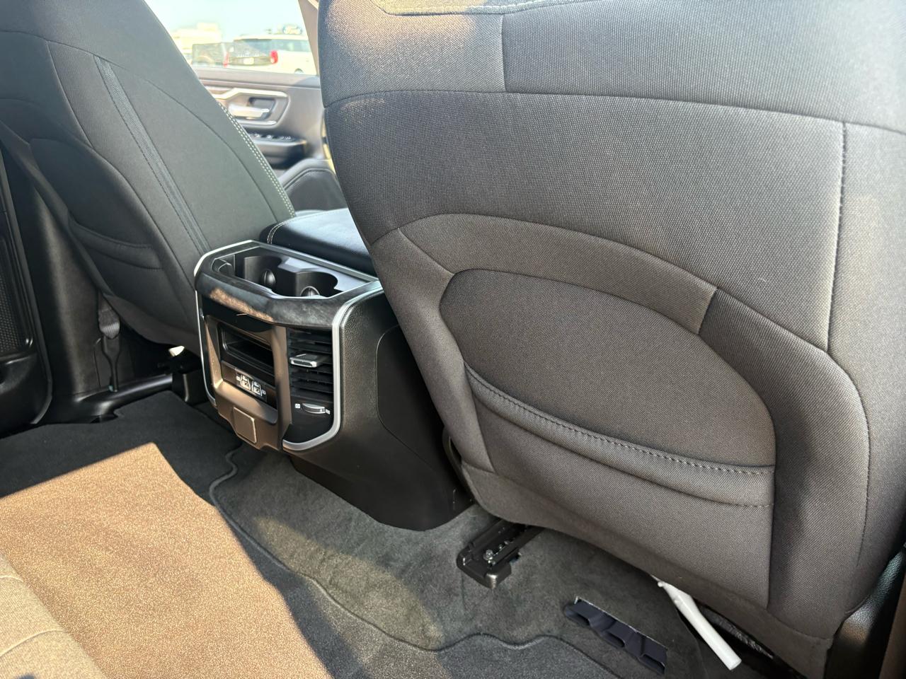 RAM 1500 Big Horn 4x4 Crew Cab 5'7" Box 2023