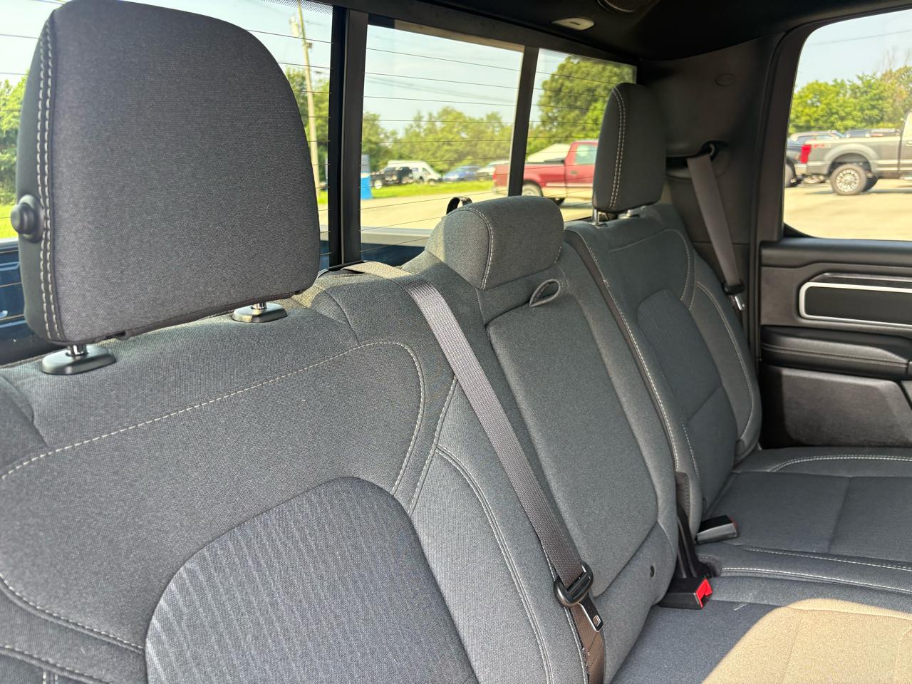 RAM 1500 Big Horn 4x4 Crew Cab 5'7" Box 2023