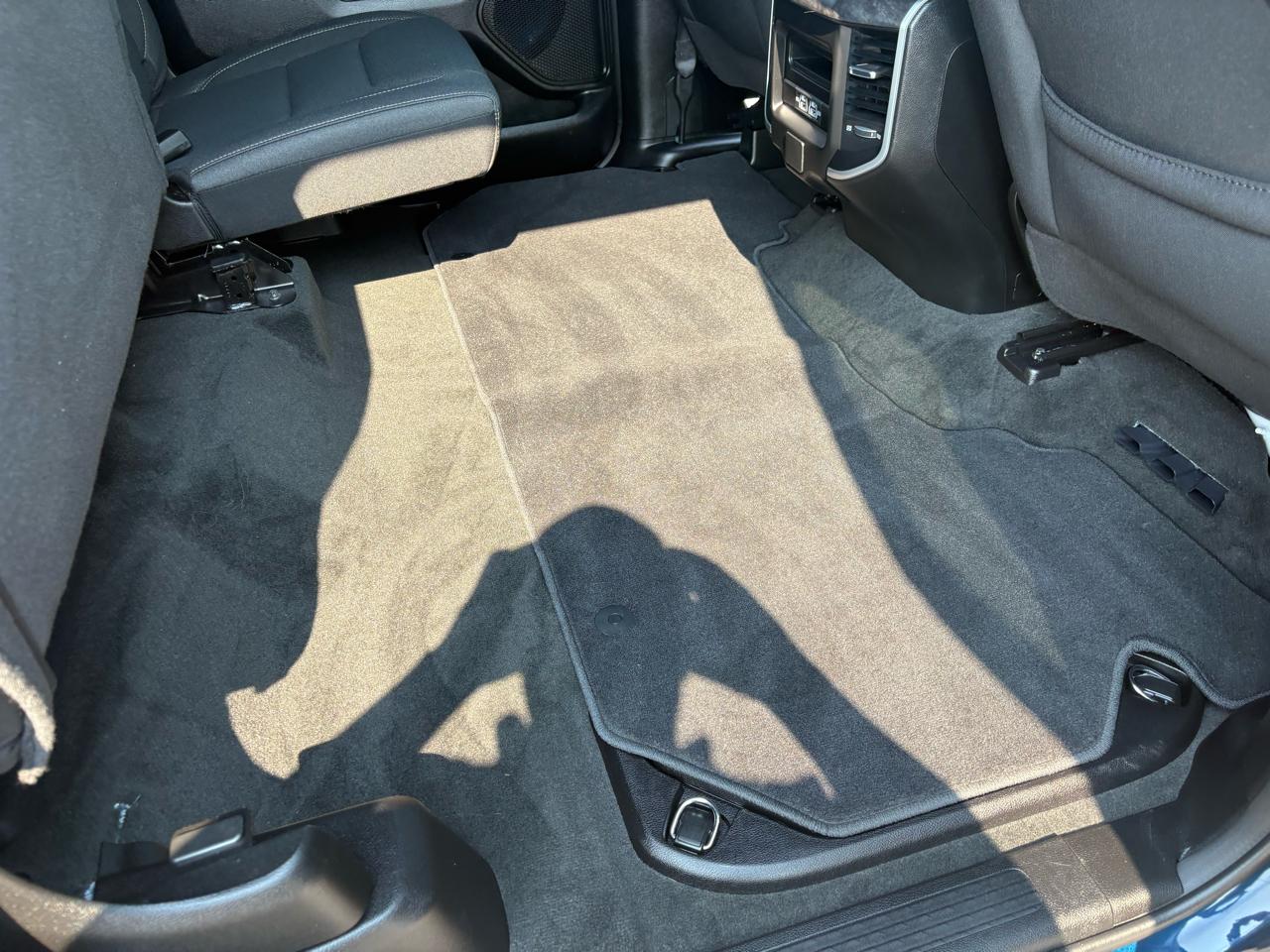 RAM 1500 Big Horn 4x4 Crew Cab 5'7" Box 2023