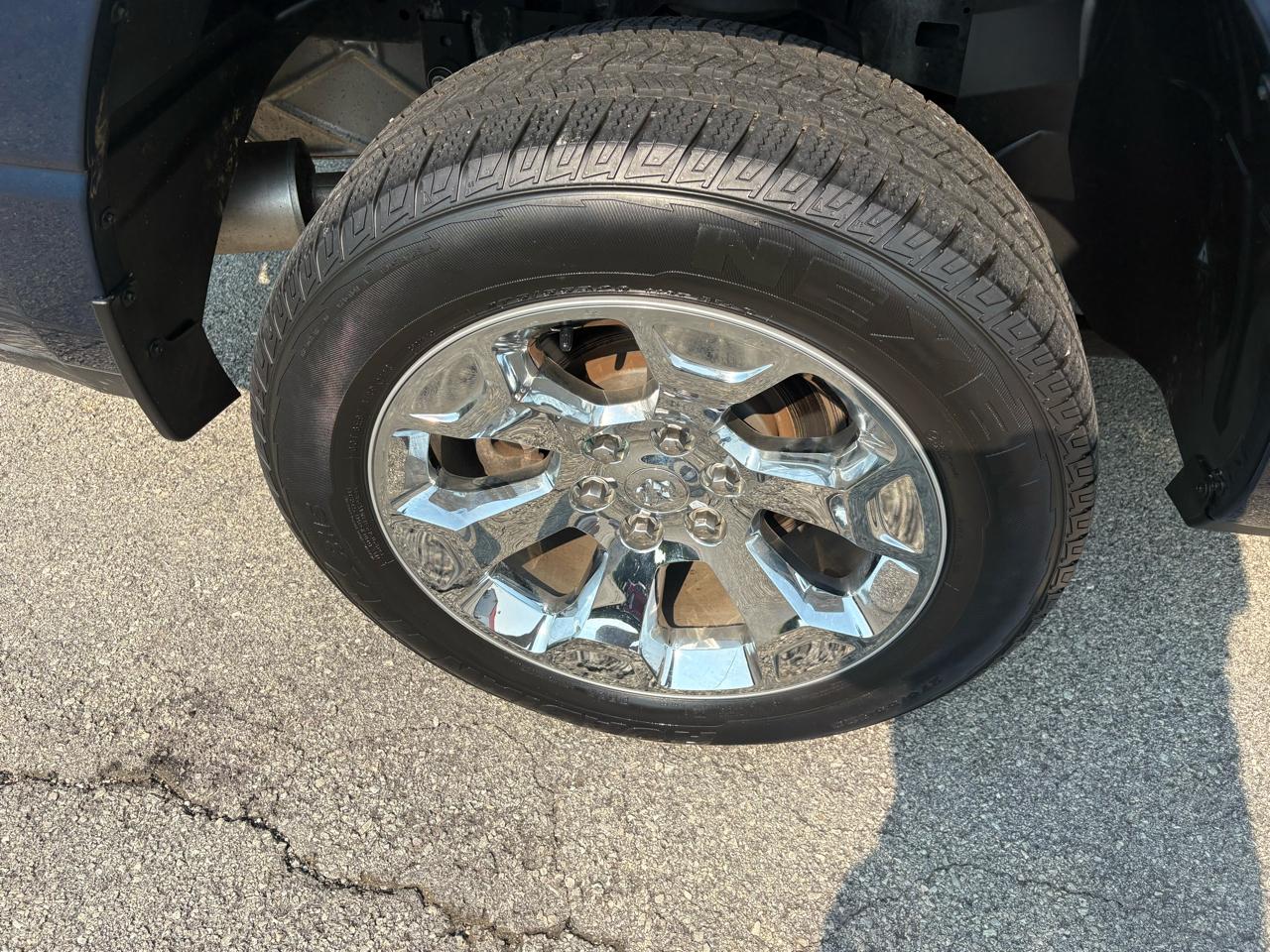 RAM 1500 Big Horn 4x4 Crew Cab 5'7" Box 2023
