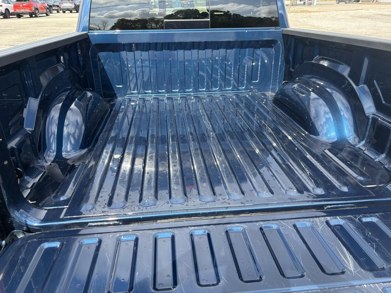 RAM 1500 Big Horn 4x4 Crew Cab 5'7" Box 2023