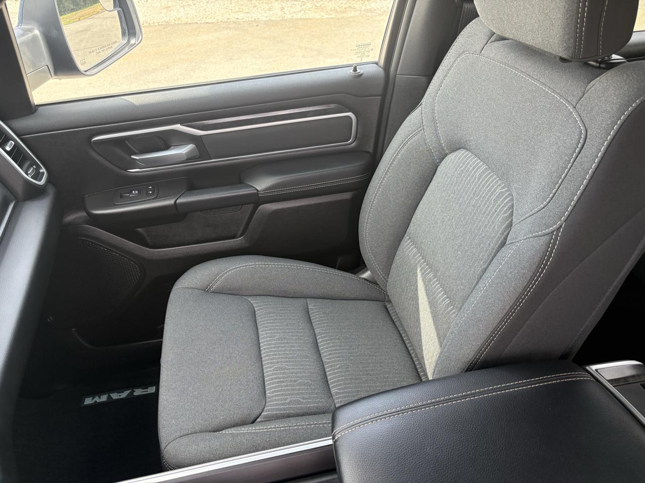 RAM 1500 Big Horn 4x4 Crew Cab 5'7" Box 2023