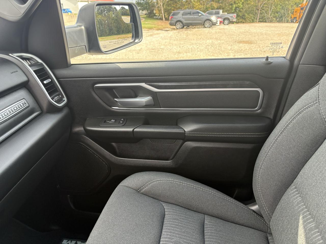 RAM 1500 Big Horn 4x4 Crew Cab 5'7" Box 2023