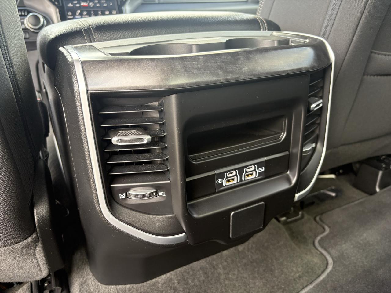 RAM 1500 Big Horn 4x4 Crew Cab 5'7" Box 2023