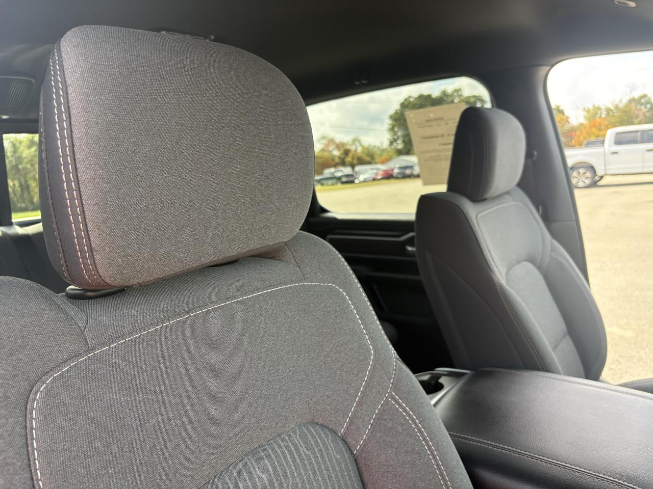 RAM 1500 Big Horn 4x4 Crew Cab 5'7" Box 2023