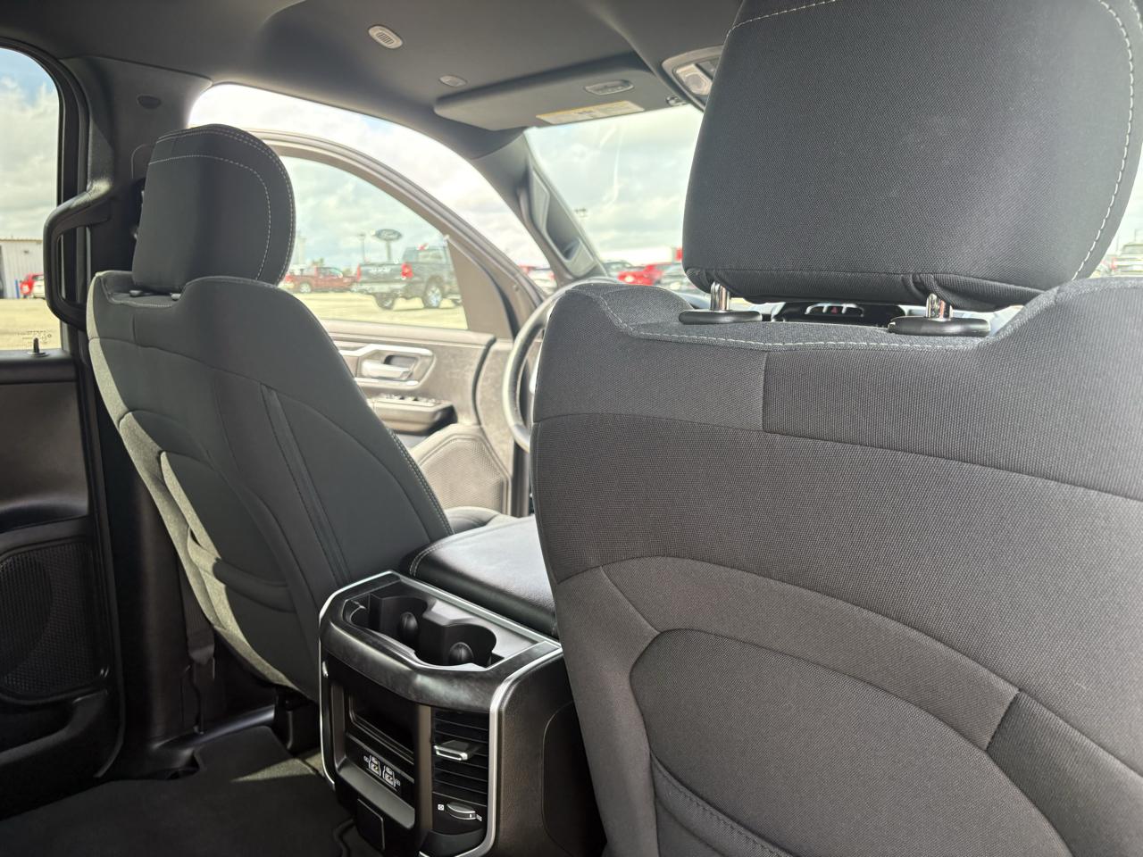 RAM 1500 Big Horn 4x4 Crew Cab 5'7" Box 2023