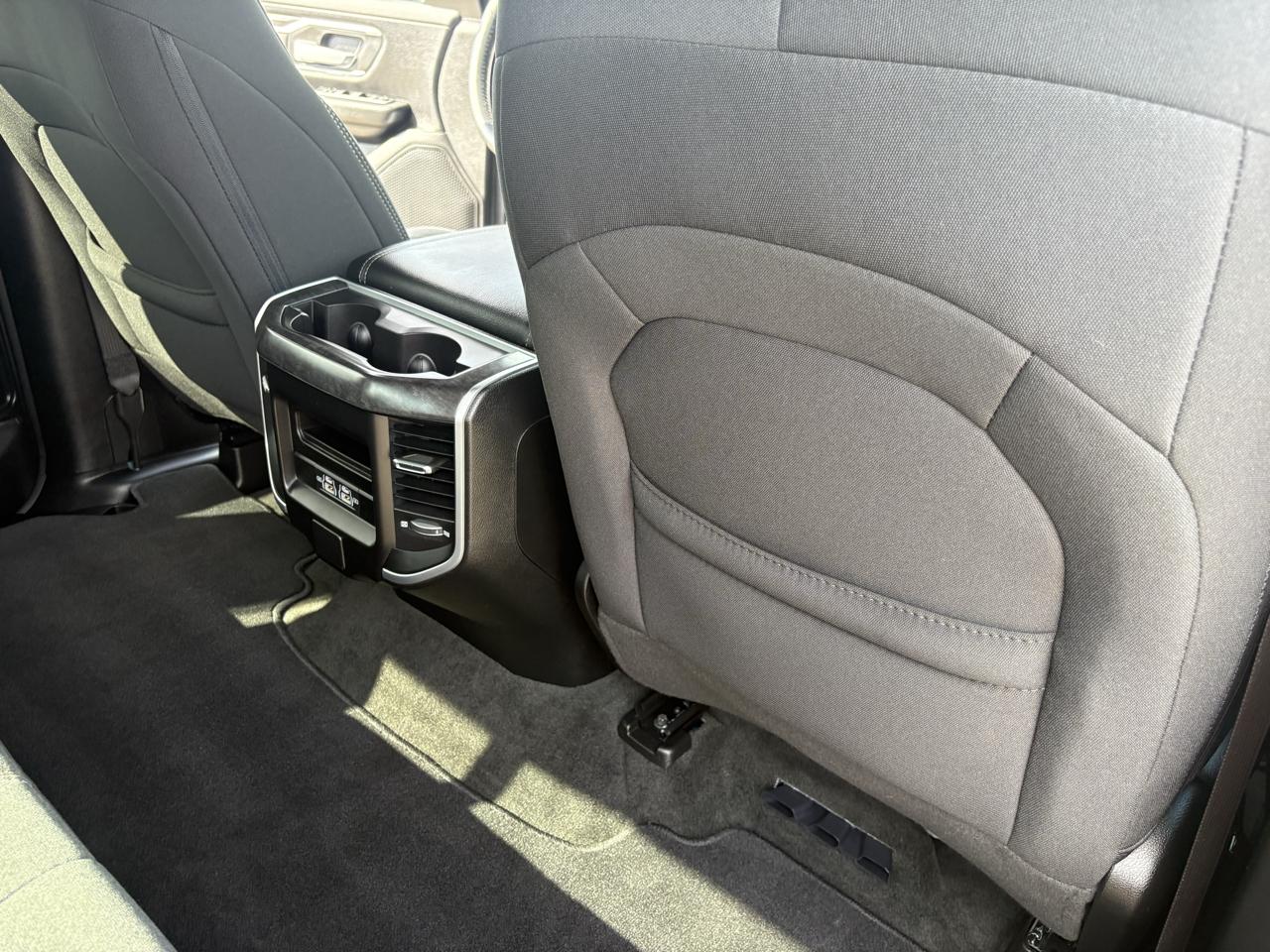 RAM 1500 Big Horn 4x4 Crew Cab 5'7" Box 2023