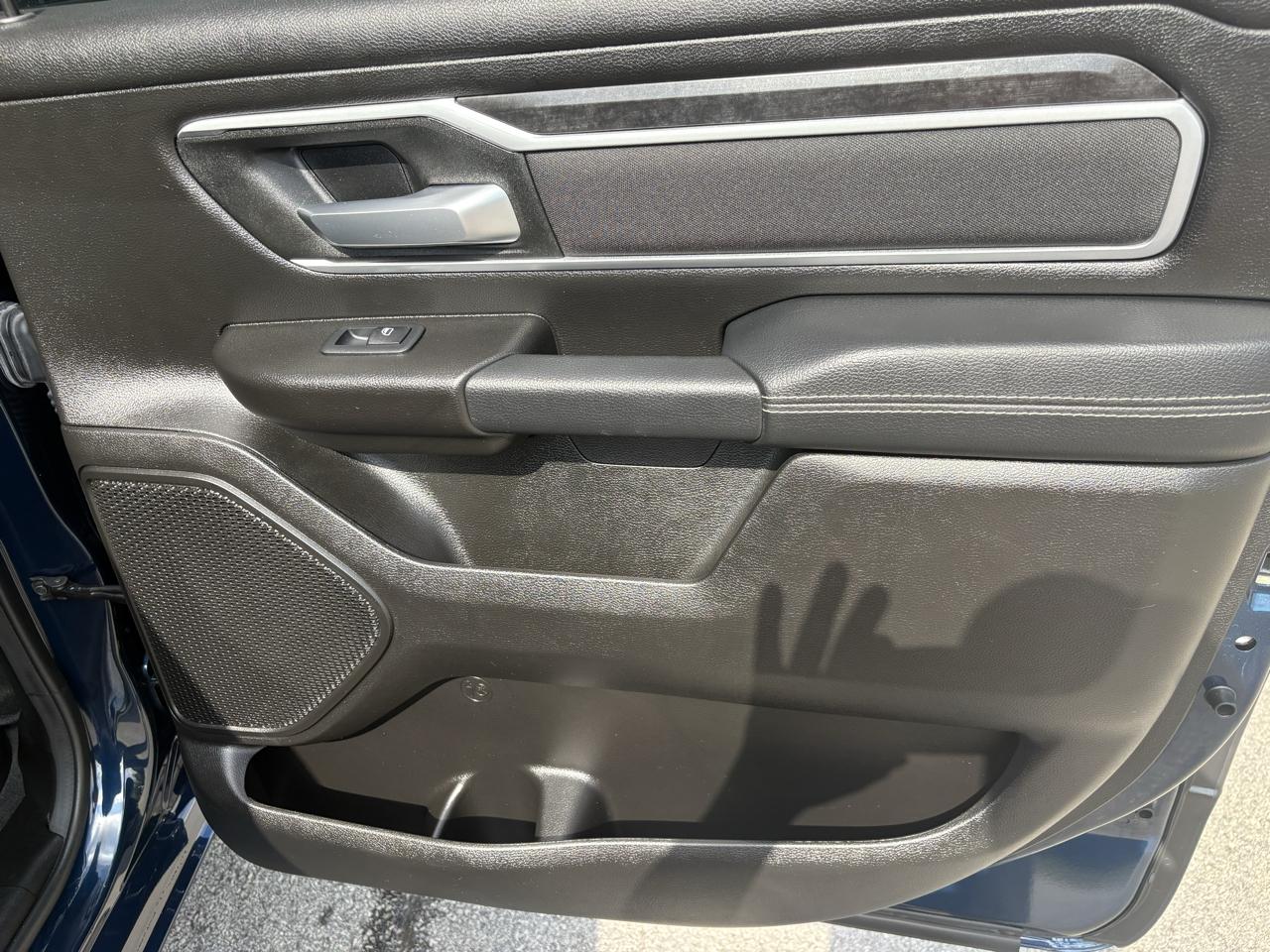 RAM 1500 Big Horn 4x4 Crew Cab 5'7" Box 2023