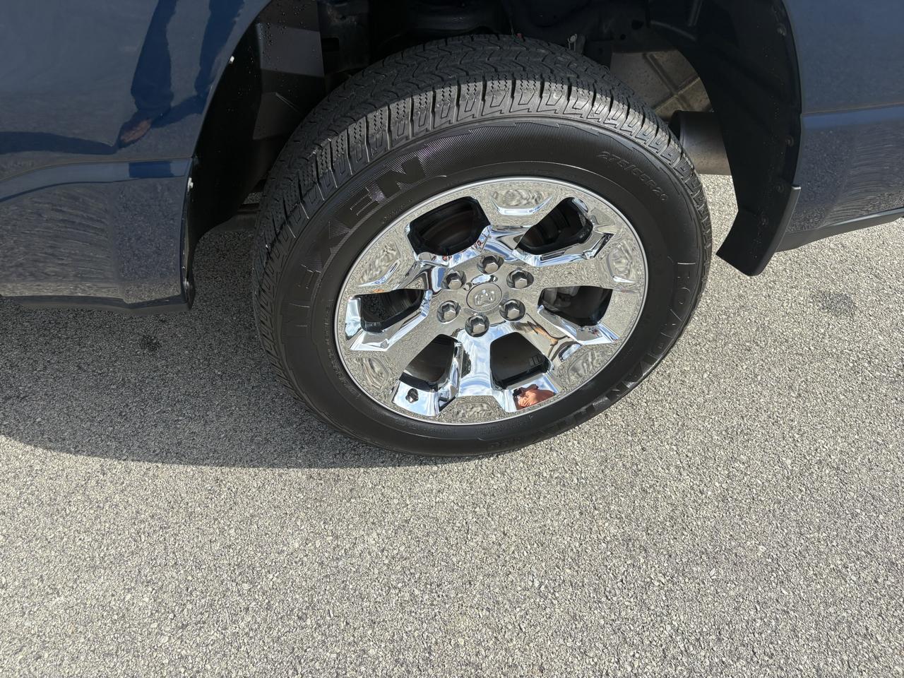 RAM 1500 Big Horn 4x4 Crew Cab 5'7" Box 2023