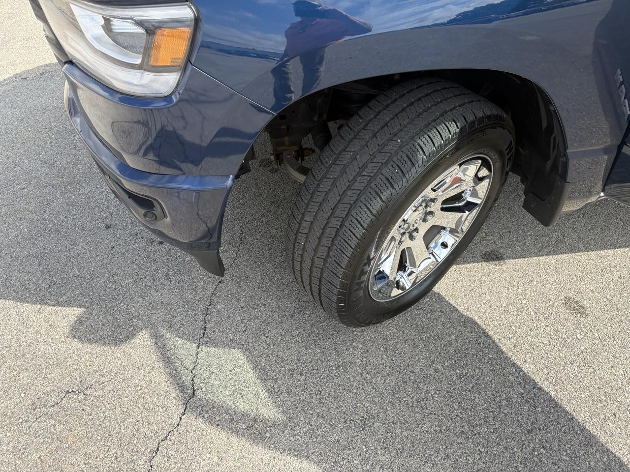 RAM 1500 Big Horn 4x4 Crew Cab 5'7" Box 2023