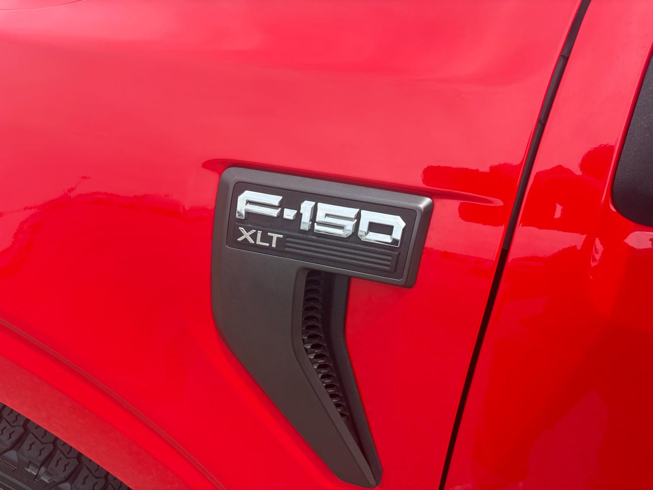 Ford F-150 4WD SuperCrew 145" XLT 2023