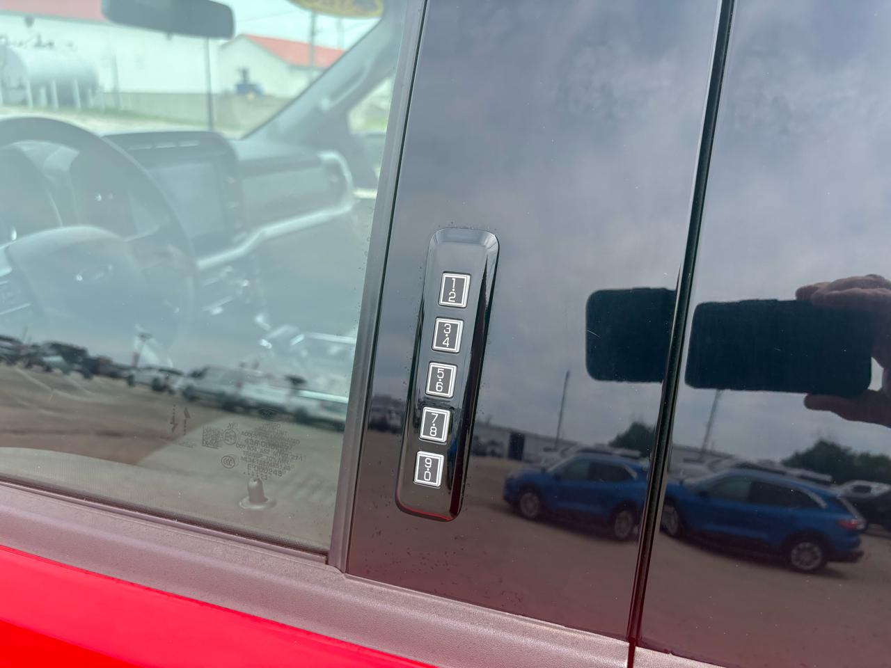 Ford F-150 4WD SuperCrew 145" XLT 2023