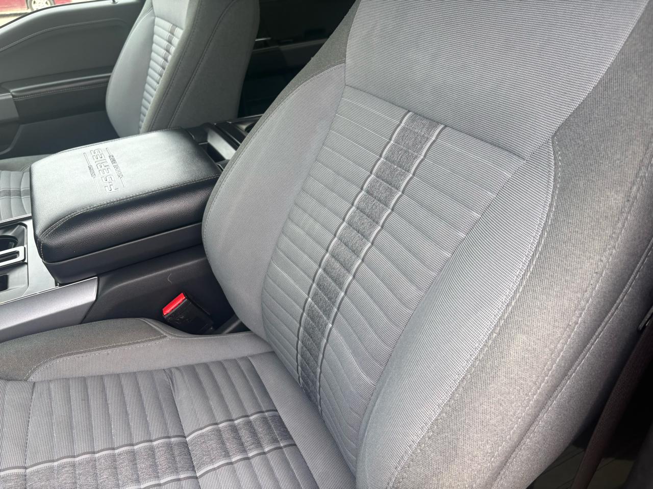 Ford F-150 4WD SuperCrew 145" XLT 2023