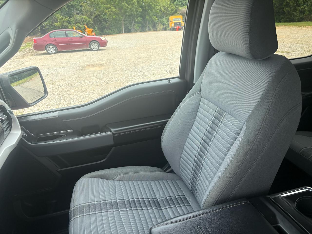 Ford F-150 4WD SuperCrew 145" XLT 2023
