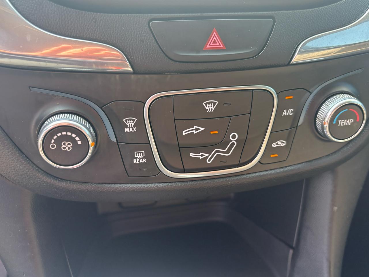 Chevrolet Equinox AWD 4dr LT w/1LT 2018