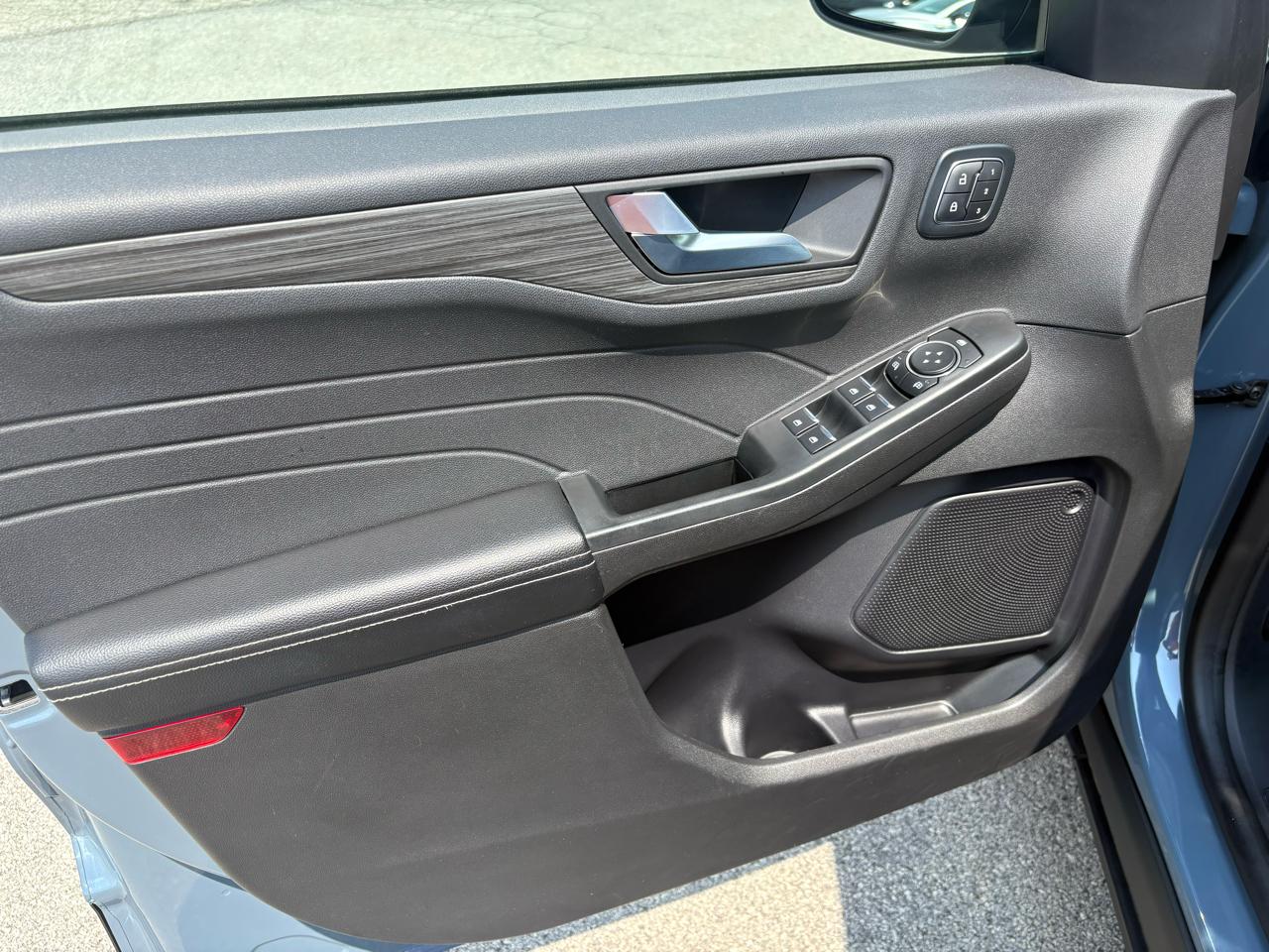 Ford Escape Platinum AWD 2024