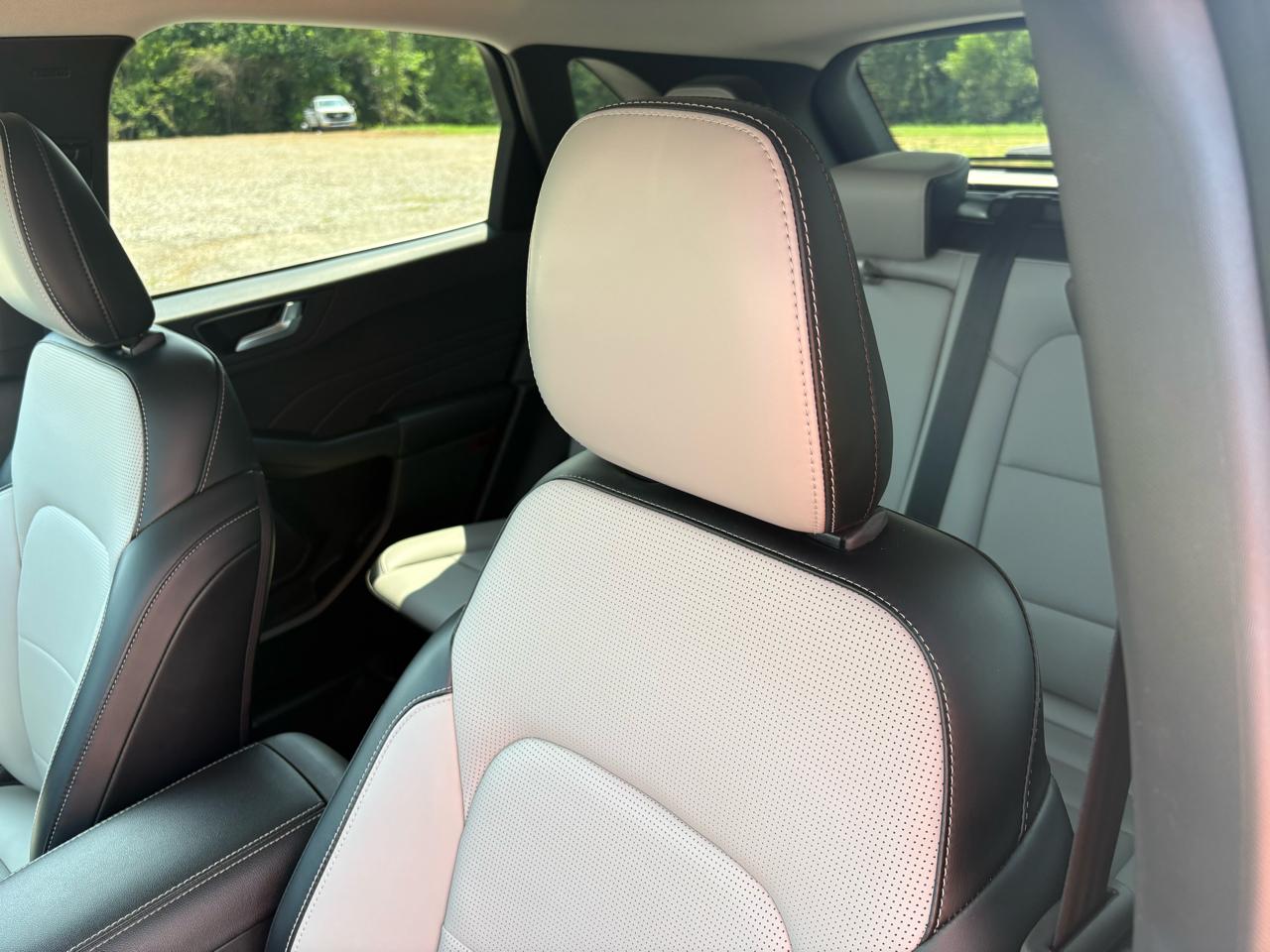 Ford Escape Platinum AWD 2024
