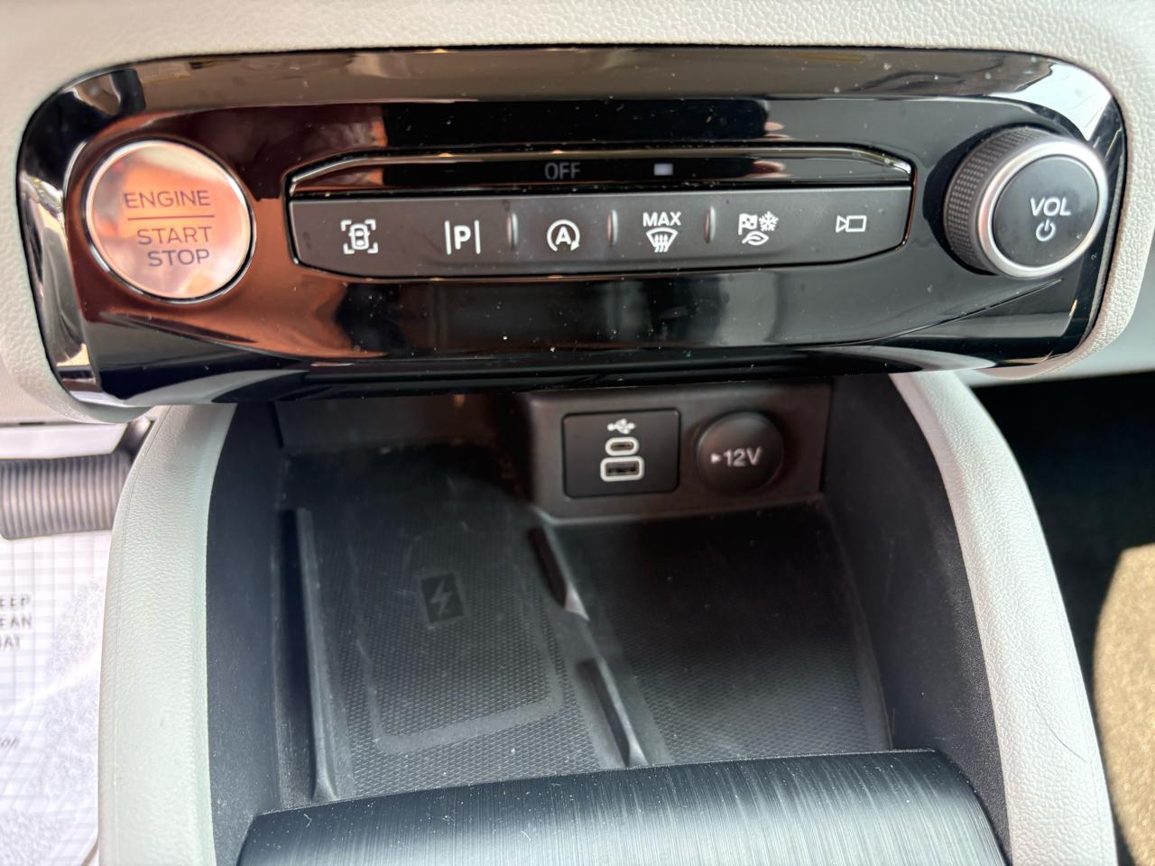 Ford Escape Platinum AWD 2024