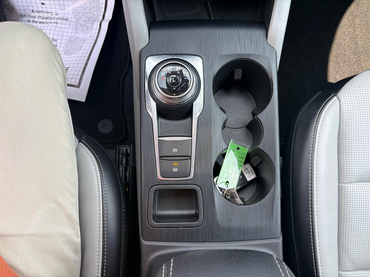 Ford Escape Platinum AWD 2024