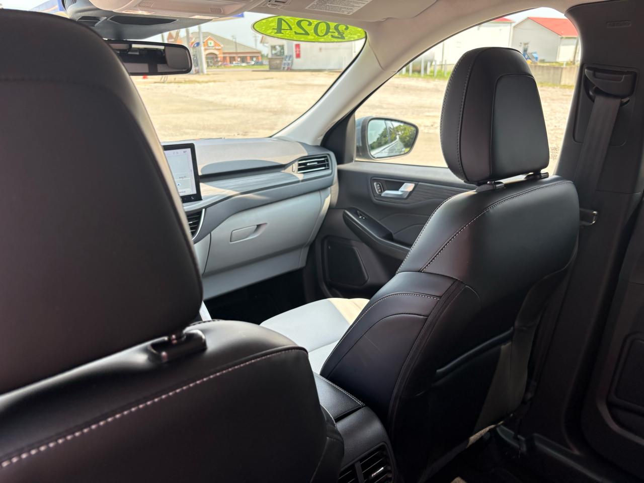 Ford Escape Platinum AWD 2024