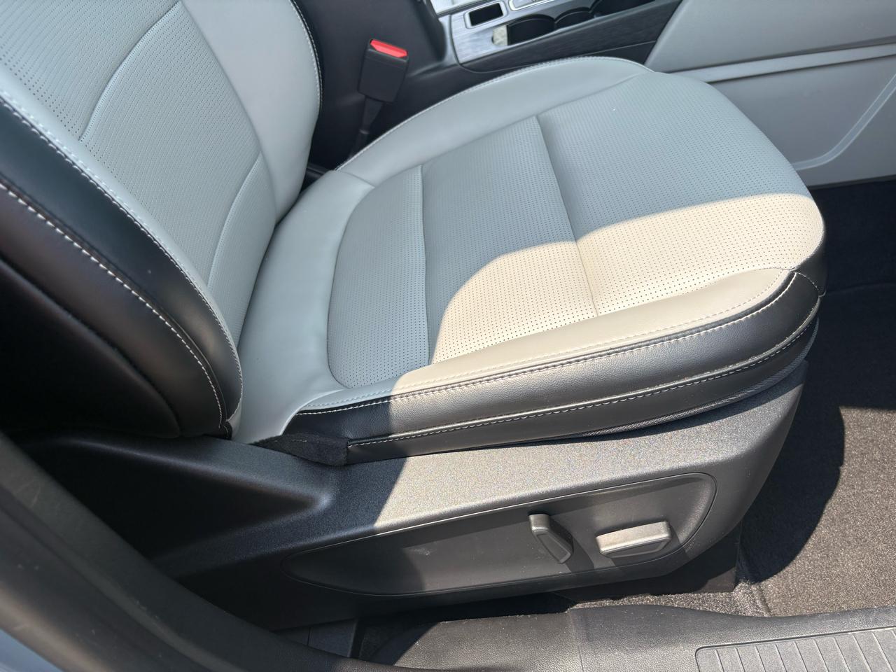 Ford Escape Platinum AWD 2024