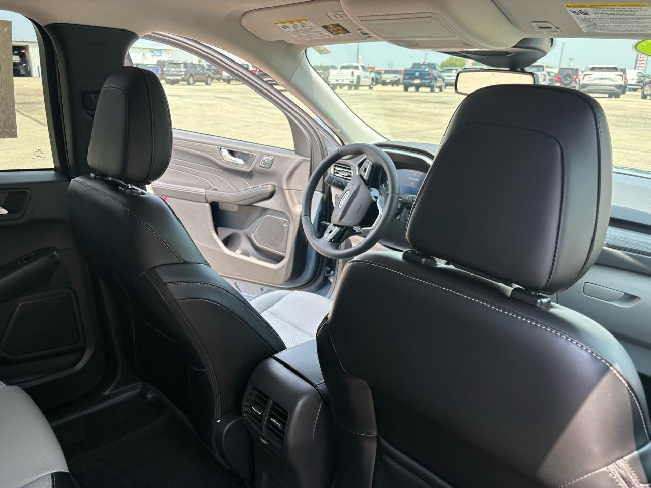 Ford Escape Platinum AWD 2024