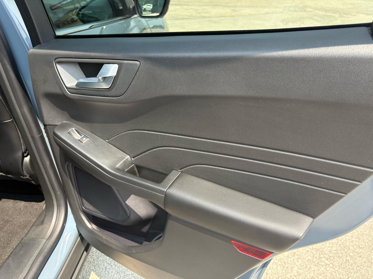 Ford Escape Platinum AWD 2024