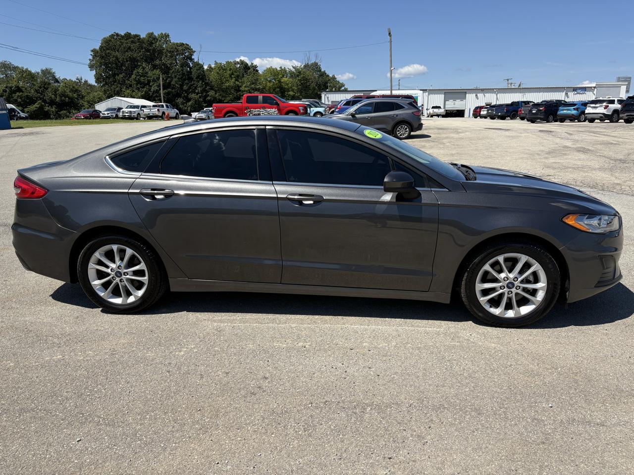 Ford Fusion SE FWD 2019