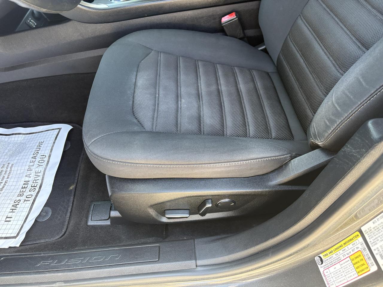 Ford Fusion SE FWD 2019