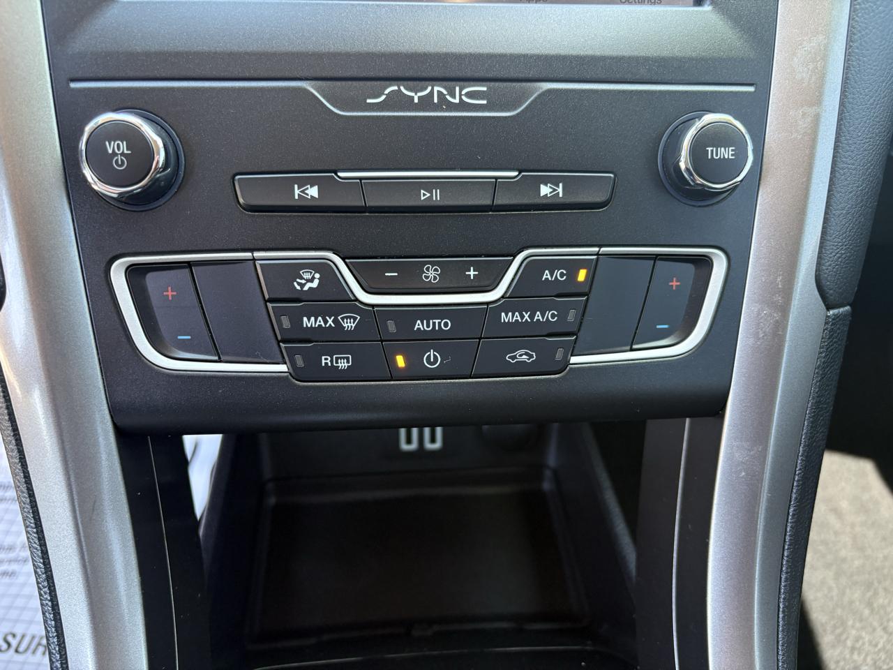 Ford Fusion SE FWD 2019