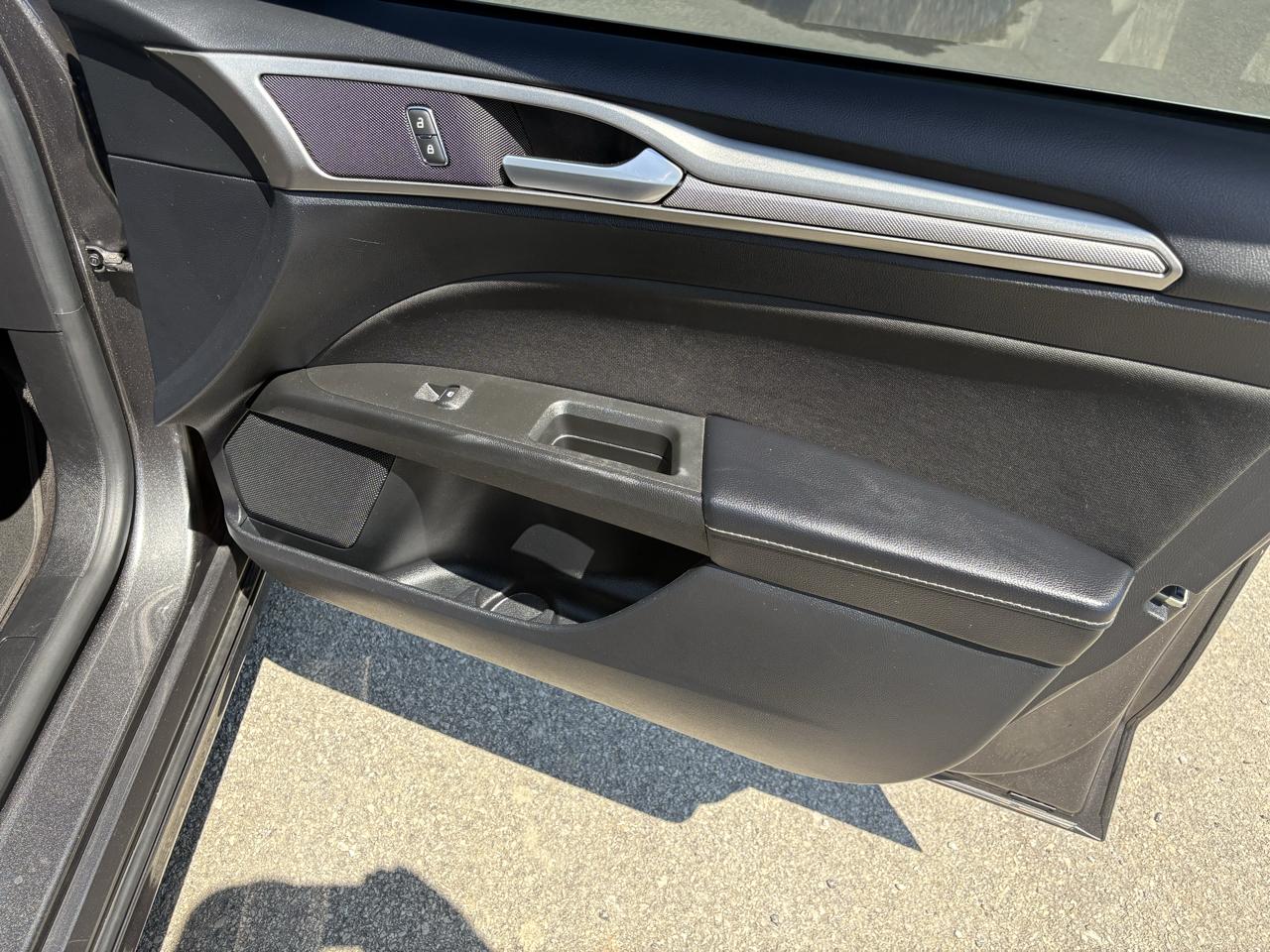Ford Fusion SE FWD 2019