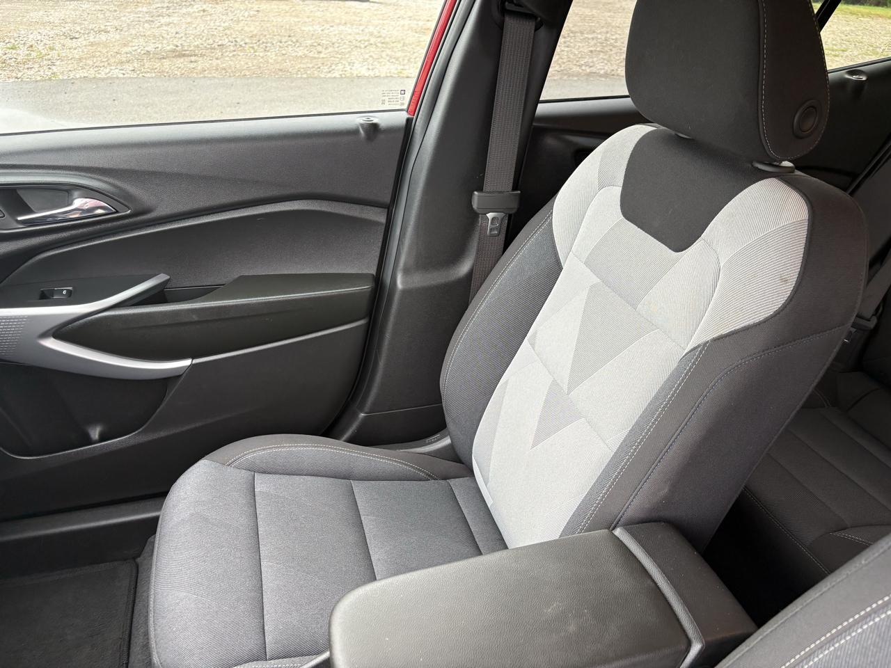 Chevrolet Trax FWD 4dr LS 2026