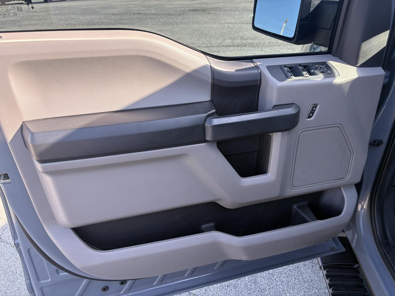 Ford F-150 4WD SuperCrew 145" STX 2019
