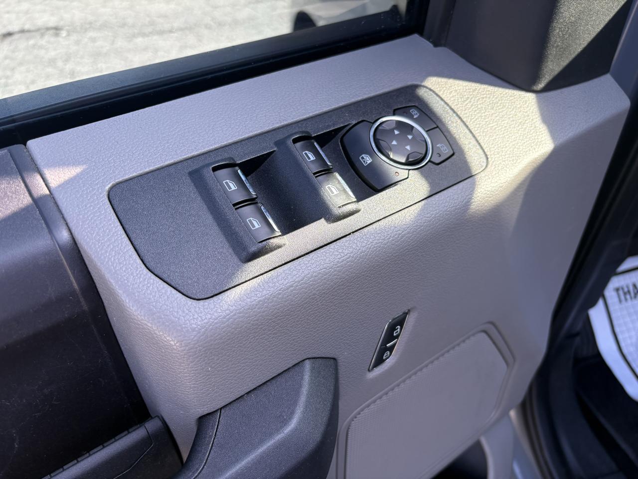 Ford F-150 4WD SuperCrew 145" STX 2019
