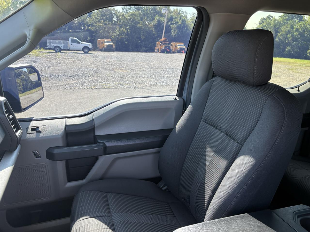 Ford F-150 4WD SuperCrew 145" STX 2019